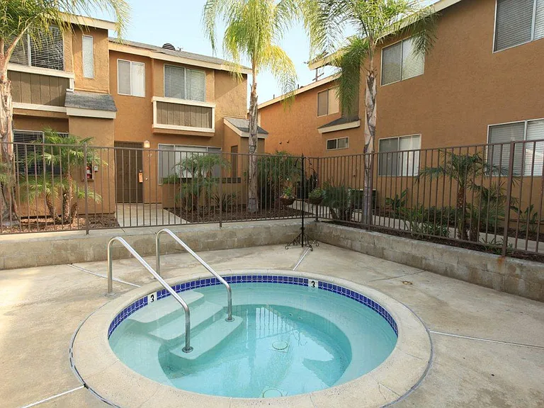 Greenfield Meadows Apartments — Photo 8