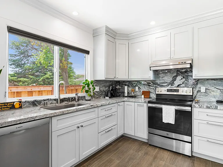 1072 Colony Hills Ln — Photo 3
