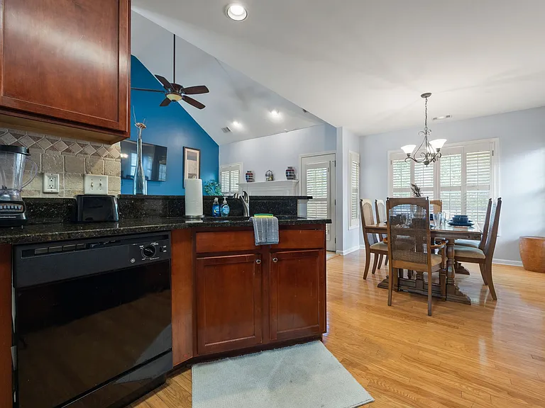 3613 Southland Dr NE #A — Photo 18