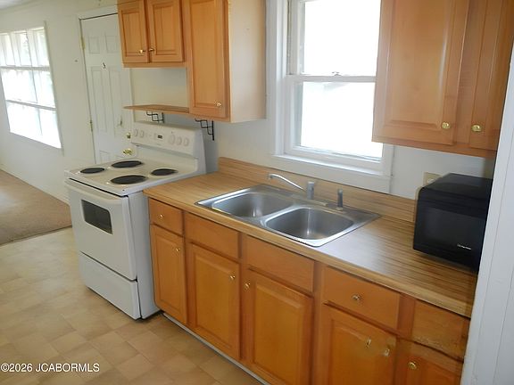 4th image of 1503 Monroe St