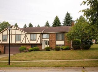2228 Cottonwood Cir, Akron, OH 44312