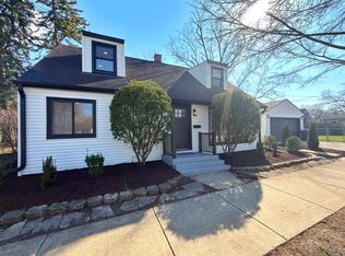 219 E Berkshire Ave, Lombard, IL