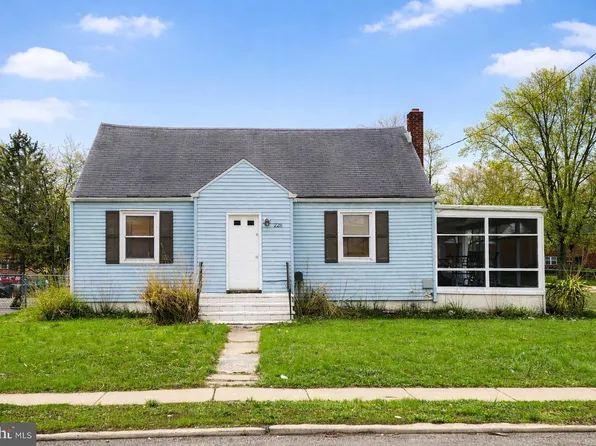 228 New St E, Glassboro, NJ 08028