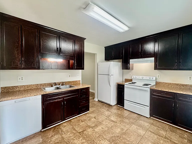 2906 Cara Ct — Photo 4