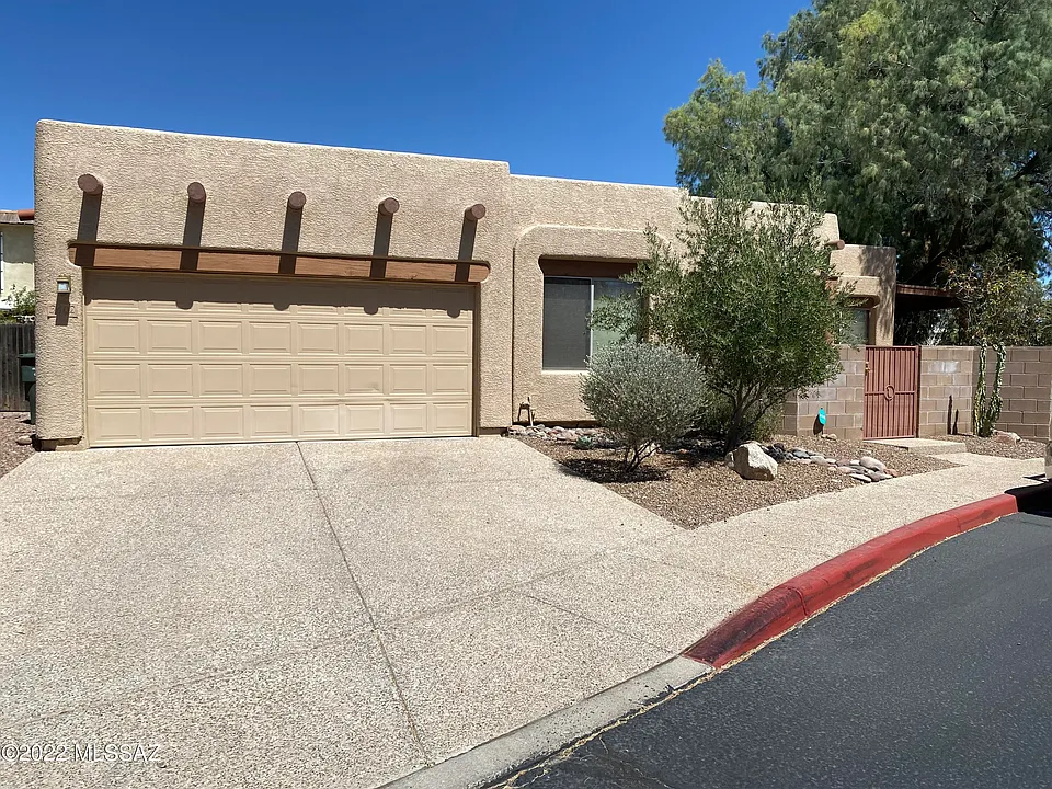3602 N Crest Ranch Dr