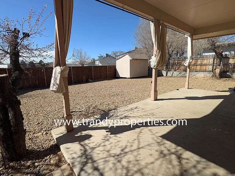 601 Rosa St — Photo 15