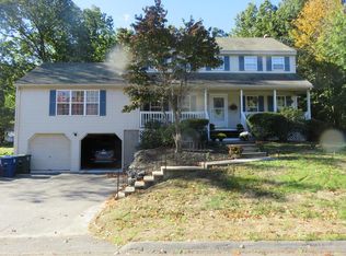 25 Saddlebred Dr, Leominster, MA 01453