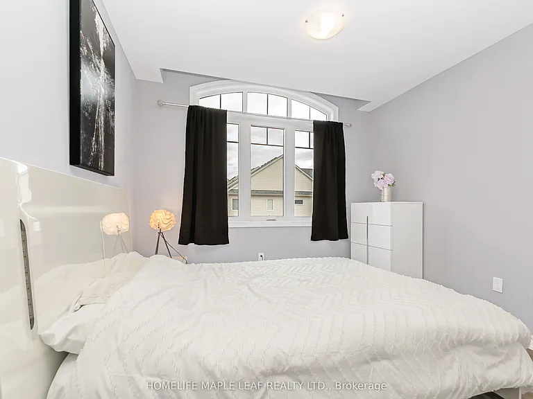 104 Delphi Ln — Photo 31