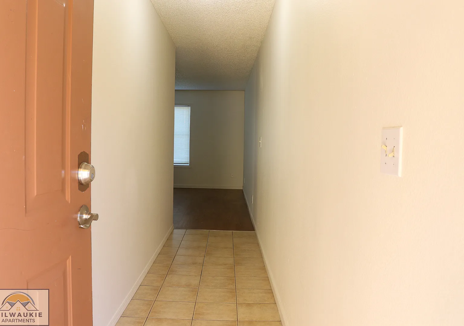 2 bed, 900 sqft, $1,350 — Photo 2