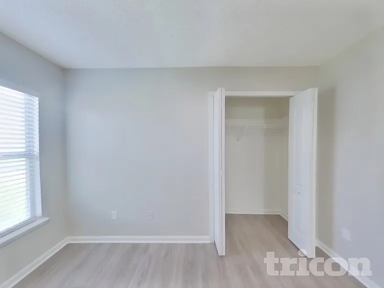 6676 Southern Oaks Dr — Photo 12