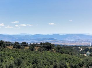 13057 Oak Crest Dr, Yucaipa, CA 92399