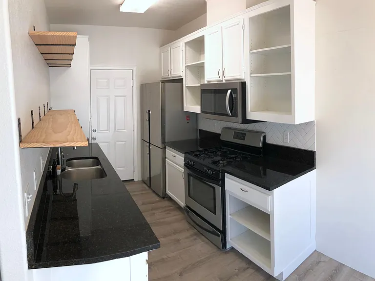 465 Calle Elegante — Photo 7