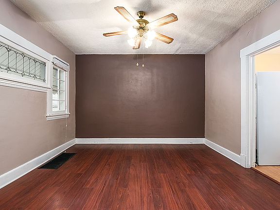 5th image of 17458 Woodford Ave