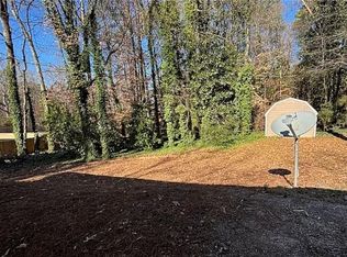 586 Ridge Ave, Mableton, GA 30126