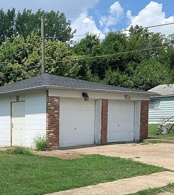 2 bed, 1000 sqft, $1,075 — Photo 2