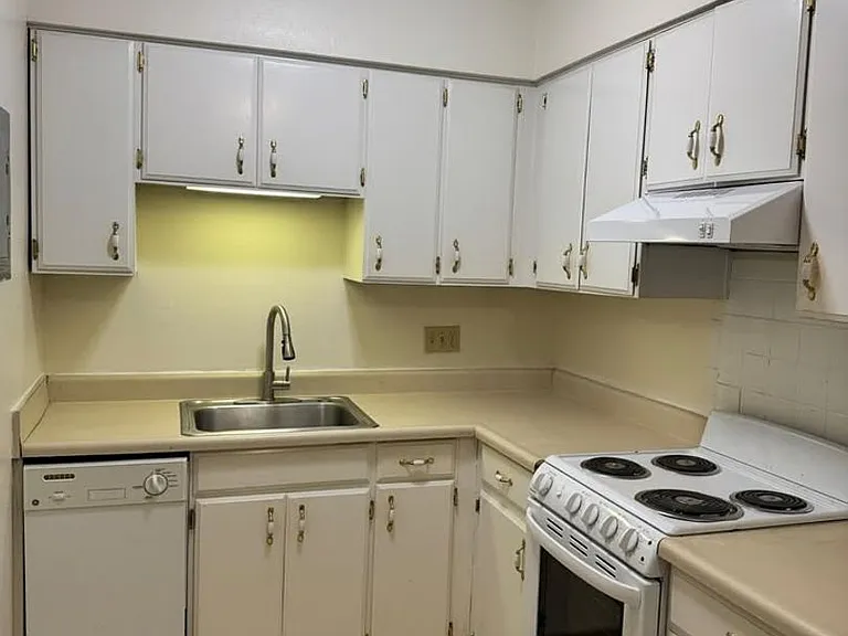 3517 University Ave #6 — Photo 13