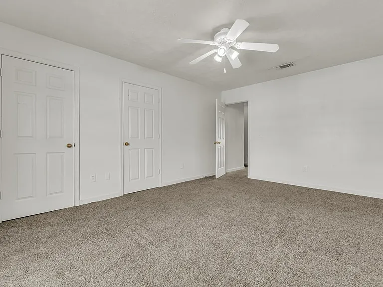 1301 Louisville St — Photo 18