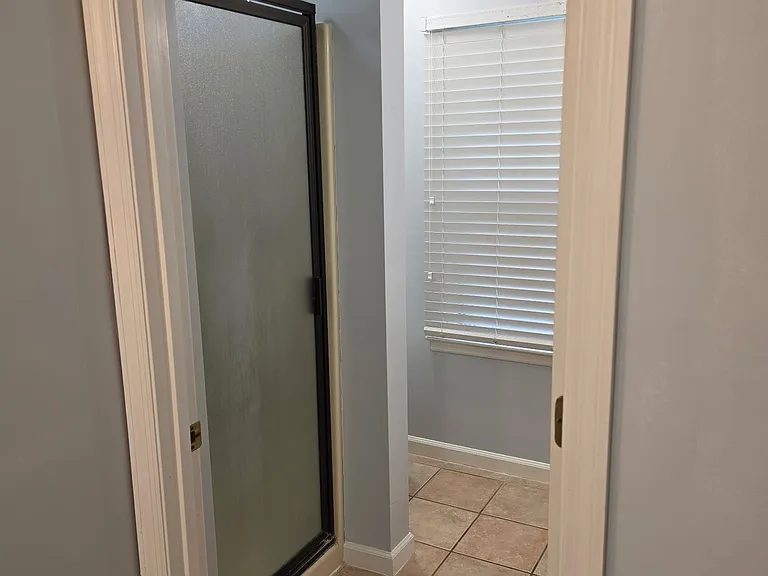 637 Sugartree Ln — Photo 15