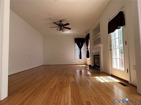 2nd image of 4925 Saddleridge Ct