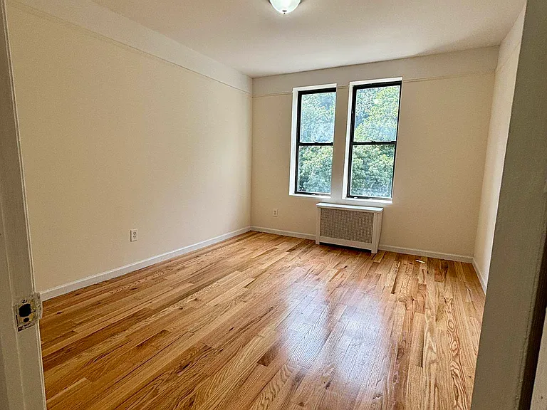 209 Bennett Ave #6D — Photo 4