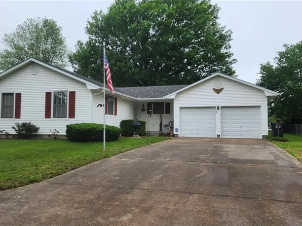 2704 S Taylor St, Pittsburg, KS 66762