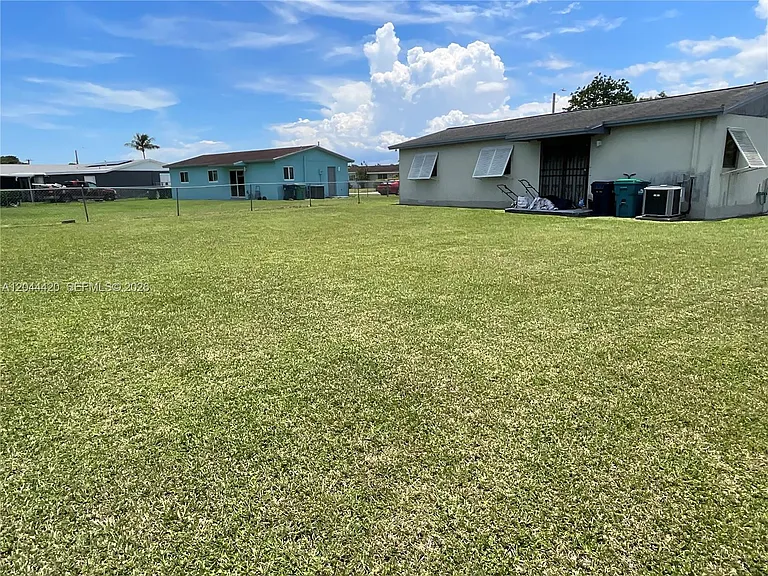 14253 SW 107th Pl — Photo 5