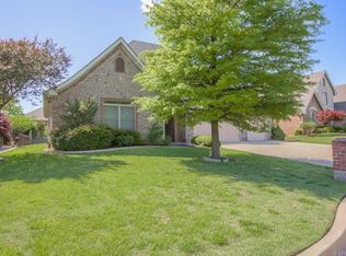 2921 Versailles Pl, Bartlesville, OK 74006