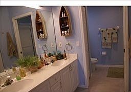 2nd image of 240 Robin Hood Cir Unit 202