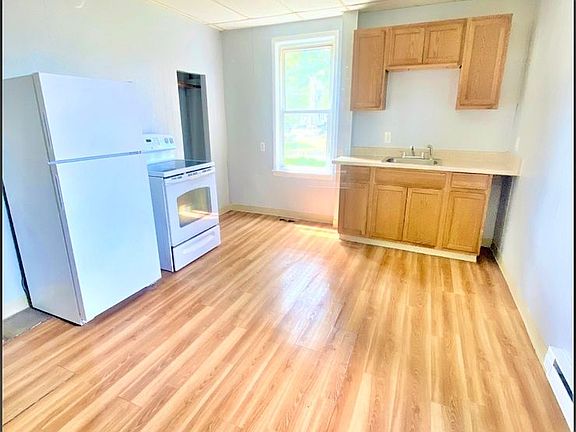 3rd image of 171 Garden St APT 2