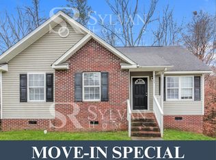 3709 Capps Hill Dr, Charlotte, NC 28216