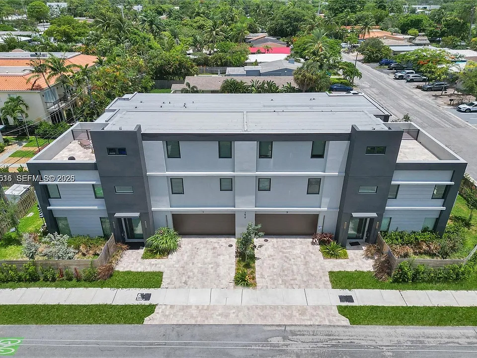 1617 NE 11th St #Townhouse 1