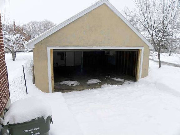 2 Car detached Garage