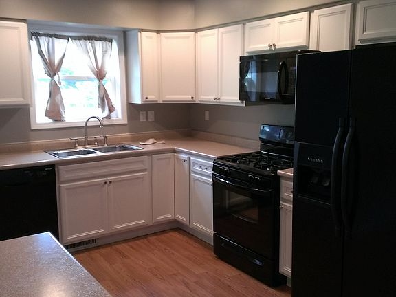 5th image of 1110 Hayden Dr