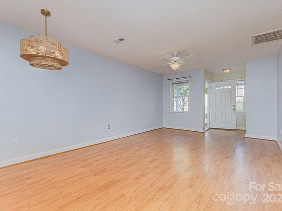 5th image of 947 Barracuda Ave