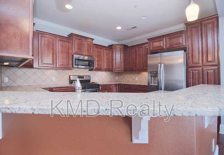 6605 Central Pacific Ave #202 — Photo 9