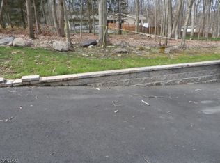 22 Miller Dr, Boonton, NJ 07005
