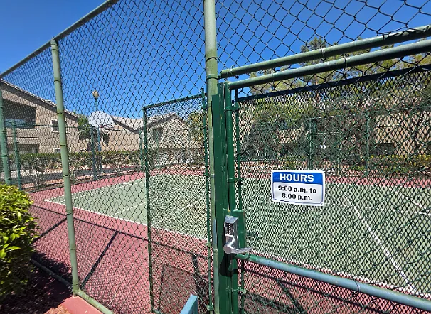 2 bed, 1000 sqft, $1,600 — Photo 3