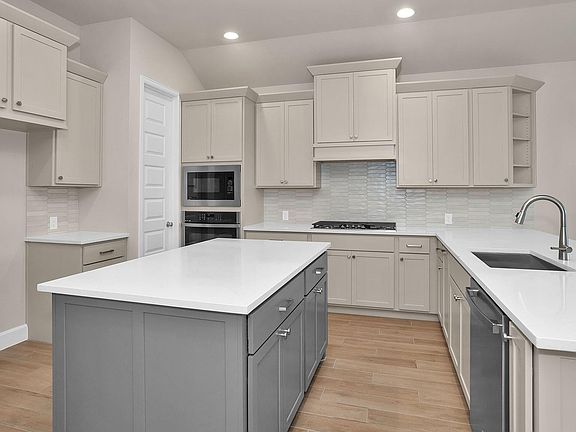 3rd image of 19215 Satsuma Ridge Dr