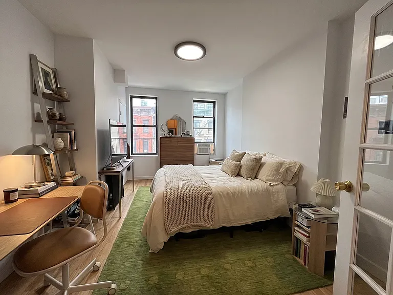 337 E 6th St #12 — Photo 2