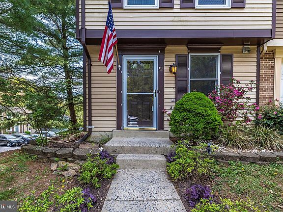 2nd image of 2 Valleyside Ct