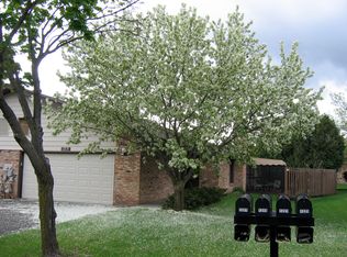 1215 Archer Ln N, Plymouth, MN 55447