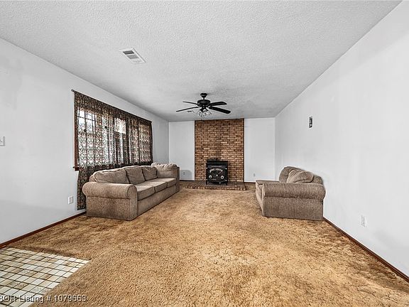 2nd image of 7000 Garrett Trl