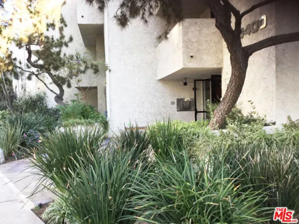 8400 De Longpre Ave APT 311, West Hollywood, CA 90069