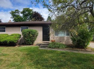 18144 N Oak Dr, Clinton Township, MI 48038
