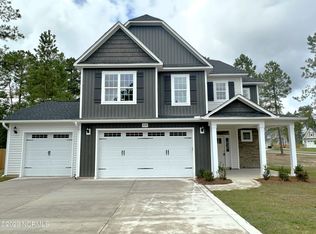 609 Muscadine Ln, Aberdeen, NC 28315