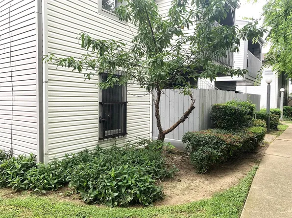 7200 Clarewood Dr APT 1904, Houston, TX 77036