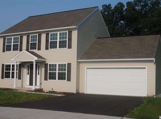 105 Stone Creek Dr, York, PA 17406