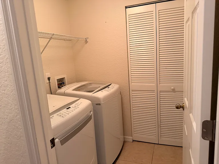 5603 SE Graham Dr — Photo 10