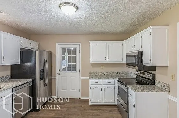 1424 Milestone Dr — Photo 4