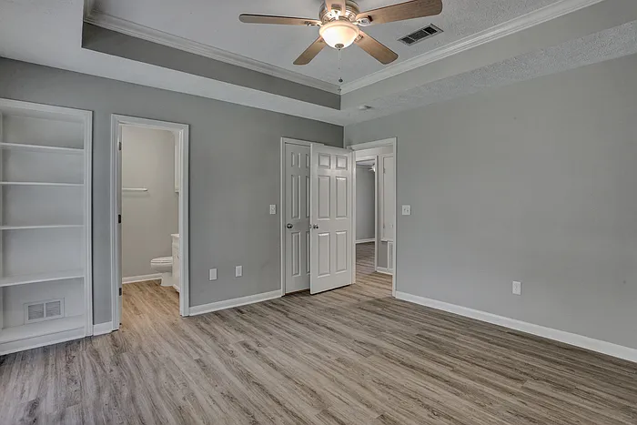 211 Oak Brook Dr — Photo 3